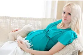 止孕吐小妙方——苹果皮炒米茶图片