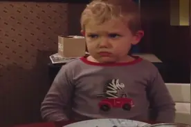 小男孩强烈拒绝有个妹妹，为什么呢？看完后笑趴了！