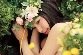 miwa，小个子女生用小小的吉他唱到了红白歌会图片