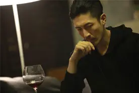 他颜值高演技好 被黄渤误认为日本人 演杀人狂魔反被追捧图片