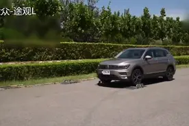 大众途观LVS丰田汉兰达，四驱系统测试谁更强，来个滑轮组就知道了视频封面