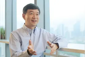 光速捕手：谷歌与百度之争中诞生的投资人 | 出类图片
