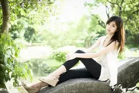 出差提前回家，本以为能为老公惊喜，却没想到受到了惊吓！图片