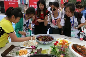 “孟津黄河鲤鱼”  全鱼宴里的真功夫图片