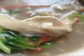 一碗不光味道鲜，更有赛肉之美的面筋汤。你喝过吗?图片