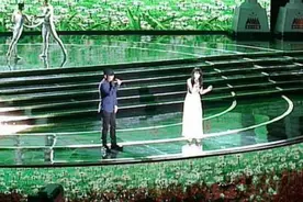 刀郎 云朵惊艳演唱《爱是你我》，获中宣部“五个一工程奖”视频封面