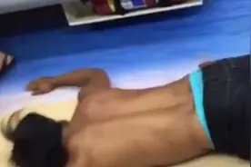 郑州地铁海洋主题太逼真，醉汉竟然裸泳！图片