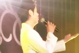 男子现场模仿张国荣的声音，翻唱哥哥的经典歌曲！图片