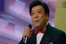 赵忠祥隐藏46年的儿子曝光，现在混的竟然这么好，儿媳居然是她！视频封面