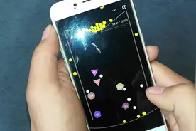 在抖音上很火爆的物理弹球，不是因为难玩，而是因为确实好玩