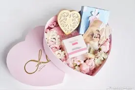 付辛博颖儿婚礼请柬曝光 付辛博颖儿未婚先孕是怎么回事？图片