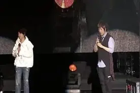 刘若英空降五月天演唱会 合唱《后来的我们》图片