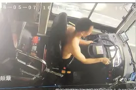 广州一公交司机赤膊开车 看似不雅背后原因暖心图片