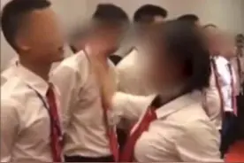 男员工排队让女经理扇耳光 房产公司:他们主动要求图片