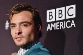 风波又起！《绯闻女孩》男主被第三名女性指控性侵图片