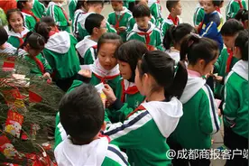 眉山东坡小学开学发3500个红包！“免一天作业”最受欢迎图片