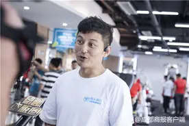 闵天浩变身帅气健身教练   媛凤矮冬瓜冯家妹都来捧场当学员图片