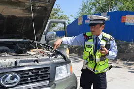 新密男子私装警笛 路遇堵车鸣笛开道招来真警察图片
