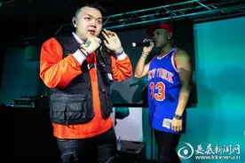 艾福杰尼 黄旭美国巡演第二站惊艳纽约 中国说唱点亮劲燃现场图片