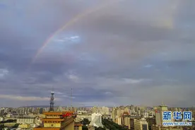 古城西安映彩虹图片