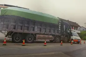 10辆货车安岳集体闯关逃避超限检测 一司机致5人伤一审被判2年图片