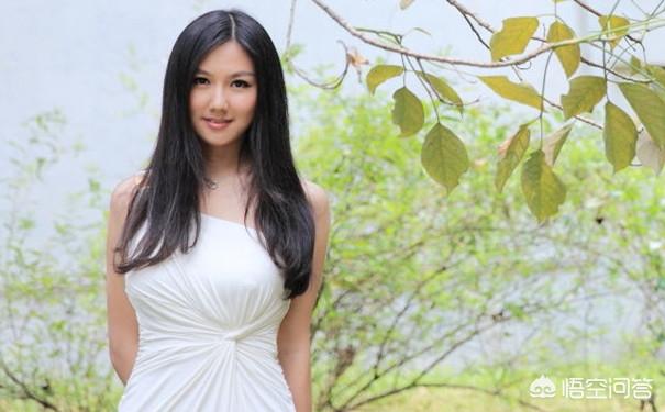 旭旭宝宝叫任怡旭,韦神原名韦朕?知名主播的真名你都知道吗?