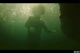 杀手训练，水下求生 水中捡到自救 顺带戏耍头目，人工呼吸！视频封面