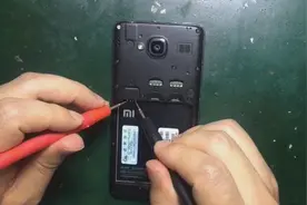 大神为救活红米砖头手机，竟然连这种罕见的大杀器都派上用场了视频封面