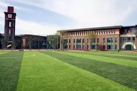 来到昆明云玺中加学校就等于出国留学图片