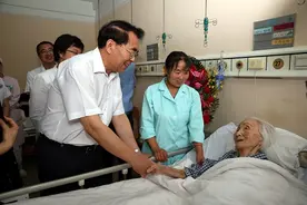 中科院院长看望“两弹一星”元勋郭永怀烈士夫人李佩图片