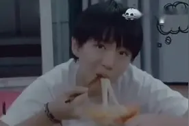 TFBOYS吃泡面，三小只可爱到犯痴！视频封面