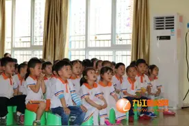 怡嘉苑小金星幼儿园开展"故事爸爸进校园"活动图片