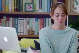李小冉和妈妈打电话，谈到自己马上进入更年期还没有孩子，好伤心视频封面