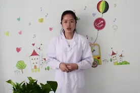 新生儿吐泡泡真的是肺炎吗？究竟是怎么回事呢？视频封面