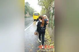 爸爸睡觉4岁萌娃偷跑找妈妈 独自步行6里遇好心人图片