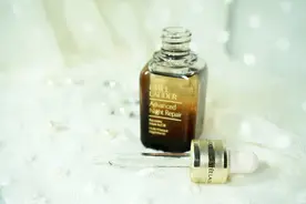 我化妆台上的万能闺图片