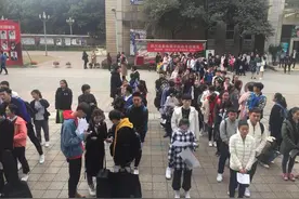 川影2018年艺考接近尾声，现场仍排长队，高情商考生受青睐图片