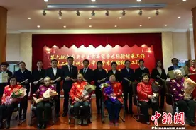 拜师续传承 贵州百名中医继承人再现传统“拜师礼”图片