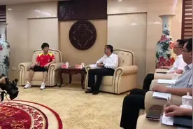 宝安区委书记姚任慰问接见宝安区首位乒乓球世界冠军林高远