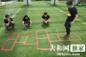 重拾童年岁月 毕业时的我们依然是个孩子图片