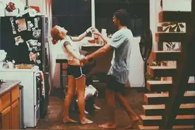 陪男友熬夜看球皮肤遭殃？每个小公举都要常备一瓶“肌肤充电宝”！图片