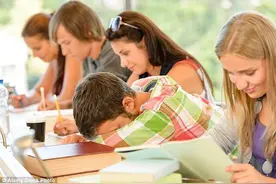 美国将推迟中学清晨上课时间 确保青少年充足睡眠图片