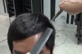 老师傅教你男生发型这样剪，随便吹干都有型！