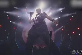 乔任梁女友偷偷筹办演唱会 只为给他惊喜！上台后台风帅炸了！视频封面
