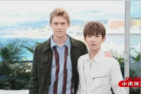 王源与霉霉男友同框啦！帅气乖巧真是难得……视频封面