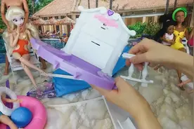 冰封埃尔莎泳池派对芭比泳池派对安娜和凯莉视频封面