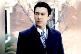 靳东上海豪宅曝光，装修豪华大气，这才是真正的“国民老公”视频封面
