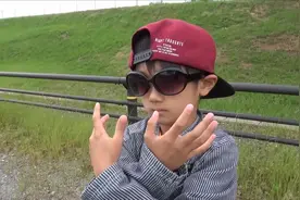 少年淡定尝试复制假面骑士Evol的变身场景！视频封面