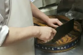 神刀工！东北佳木斯星级大厨切干豆腐皮：整整齐齐跟机器切的一样
