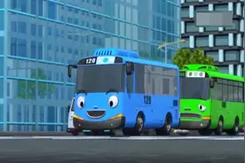 小公交车太友 绿色公交车引擎坏了太友帮忙拖车，太友看到了火车视频封面